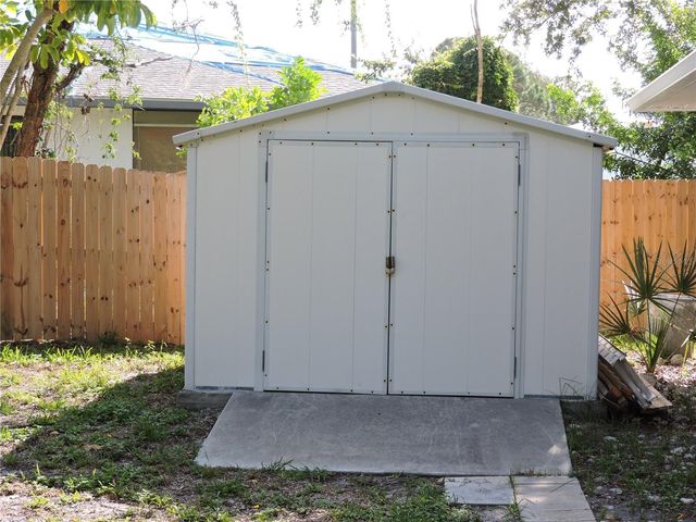 905 COLONIAL ROAD, Venice, FL 34293