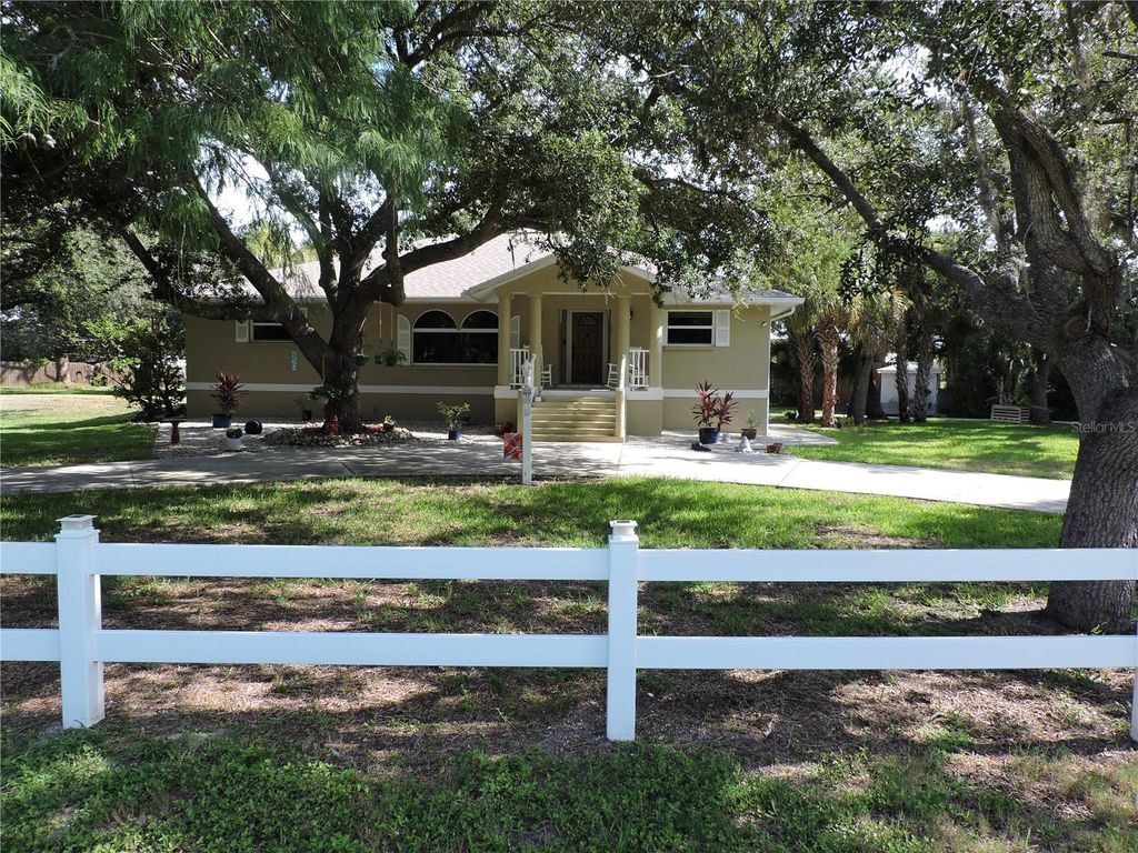 905 COLONIAL ROAD, Venice, FL 34293