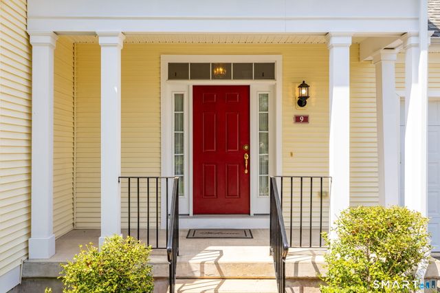 9 Ashton Circle, Simsbury, CT 06070