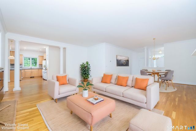 9 Ashton Circle, Simsbury, CT 06070