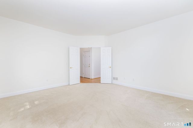 9 Ashton Circle, Simsbury, CT 06070