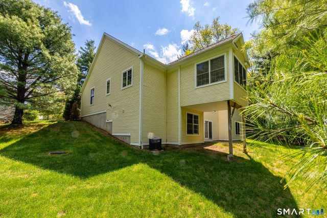 9 Ashton Circle, Simsbury, CT 06070
