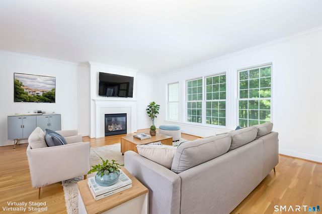 9 Ashton Circle, Simsbury, CT 06070