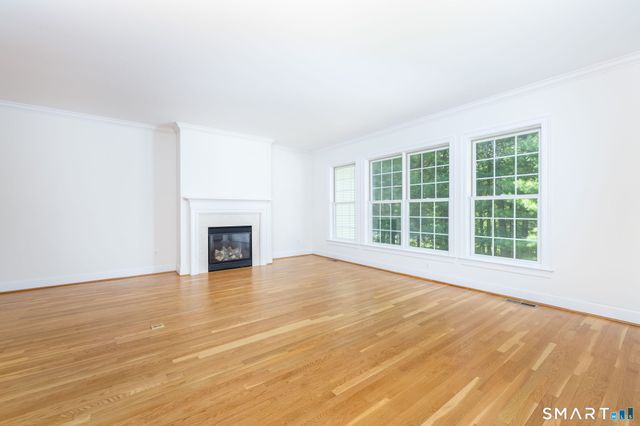 9 Ashton Circle, Simsbury, CT 06070