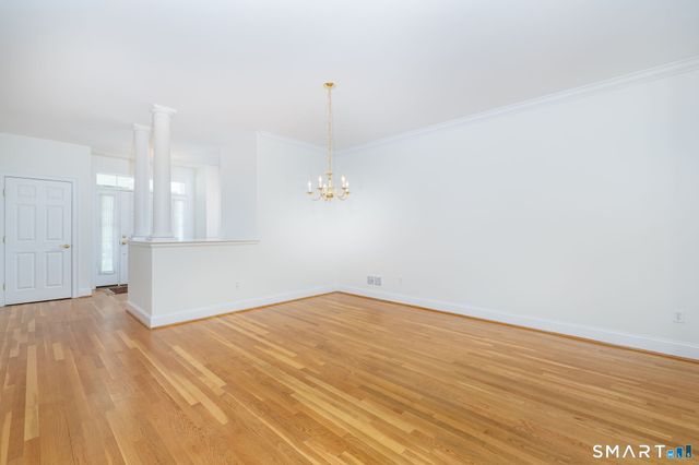 9 Ashton Circle, Simsbury, CT 06070