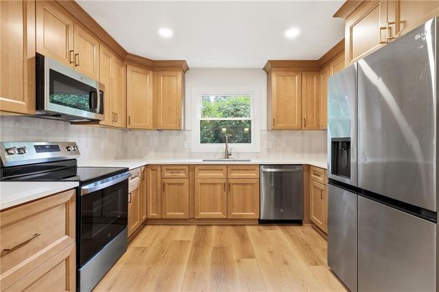 10131 Linden Street, Overland Park, KS 66207