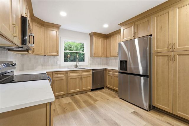 10131 Linden Street, Overland Park, KS 66207