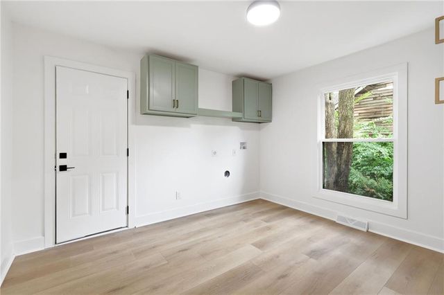 10131 Linden Street, Overland Park, KS 66207
