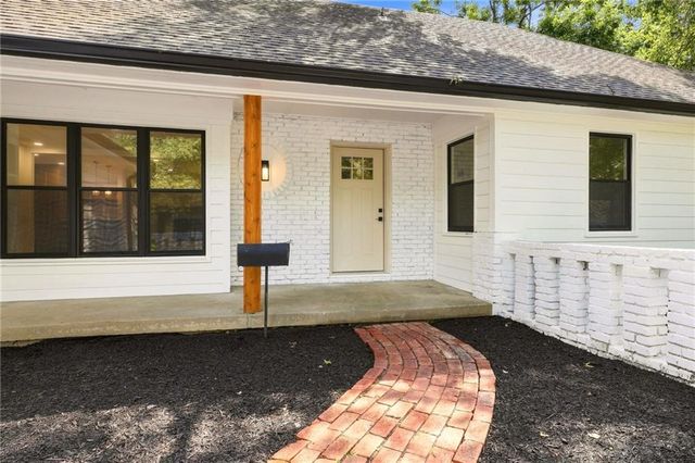 10131 Linden Street, Overland Park, KS 66207