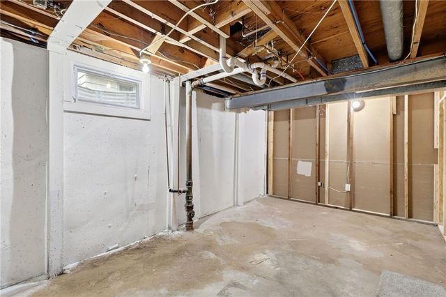 10131 Linden Street, Overland Park, KS 66207