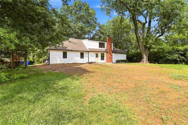10131 Linden Street, Overland Park, KS 66207
