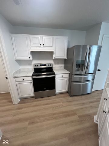 1178 Freemont Lane, Greenwood, IN 46143