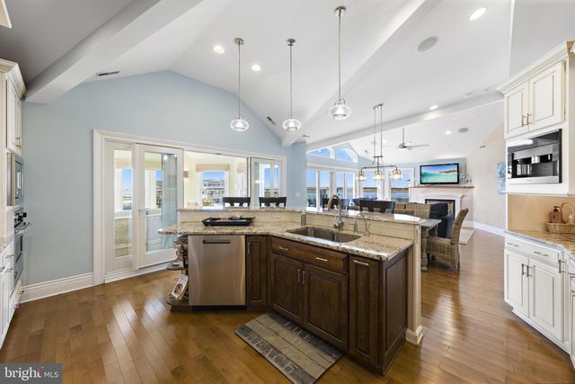 359 W 12TH ST, Ship Bottom, NJ 08008