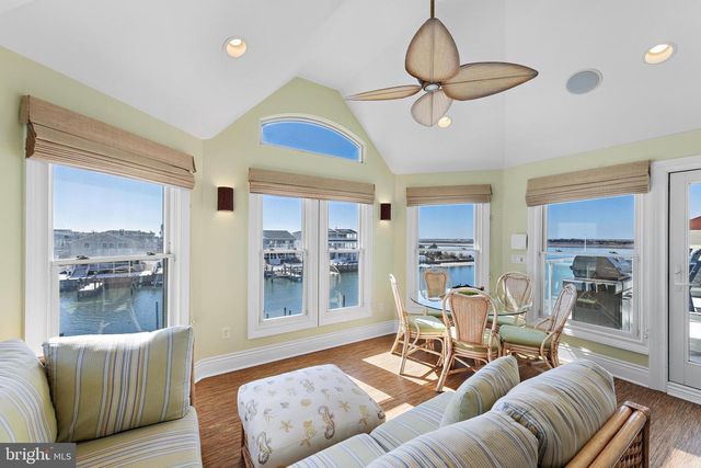 359 W 12TH ST, Ship Bottom, NJ 08008