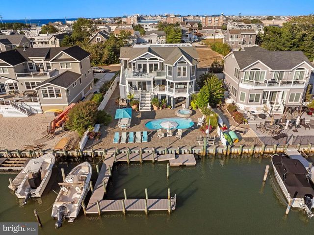 359 W 12TH ST, Ship Bottom, NJ 08008