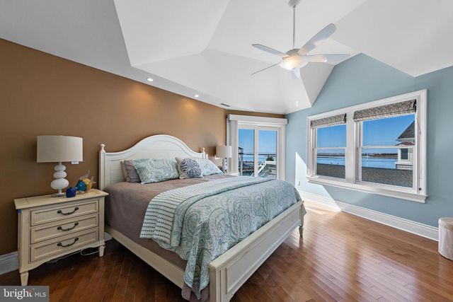 359 W 12TH ST, Ship Bottom, NJ 08008