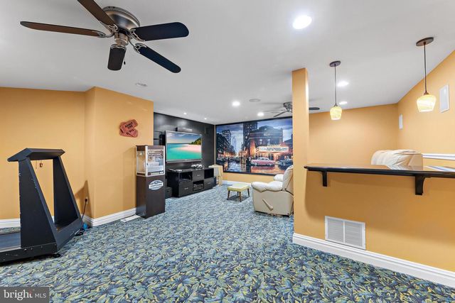 359 W 12TH ST, Ship Bottom, NJ 08008