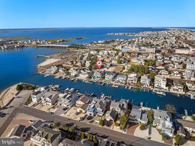 359 W 12TH ST, Ship Bottom, NJ 08008