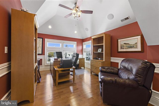 359 W 12TH ST, Ship Bottom, NJ 08008