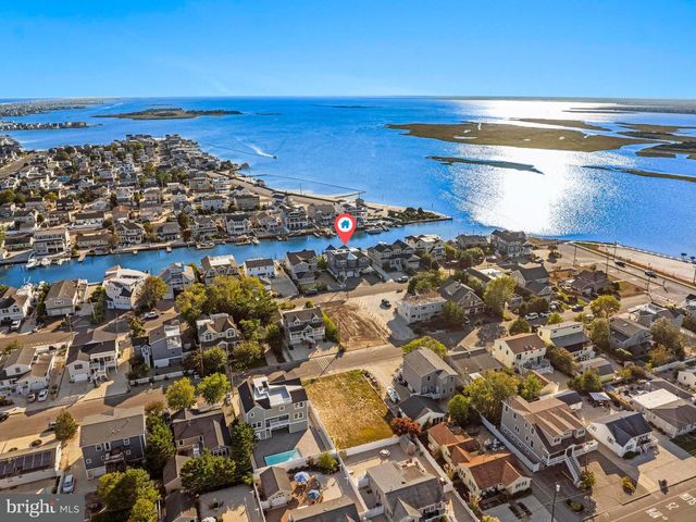 359 W 12TH ST, Ship Bottom, NJ 08008
