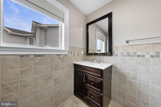 359 W 12TH ST, Ship Bottom, NJ 08008