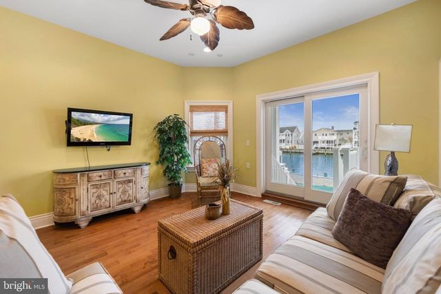 359 W 12TH ST, Ship Bottom, NJ 08008