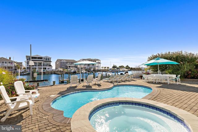 359 W 12TH ST, Ship Bottom, NJ 08008