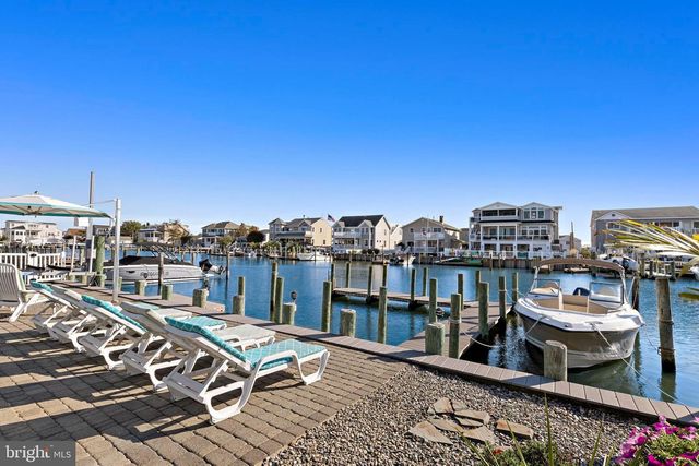 359 W 12TH ST, Ship Bottom, NJ 08008