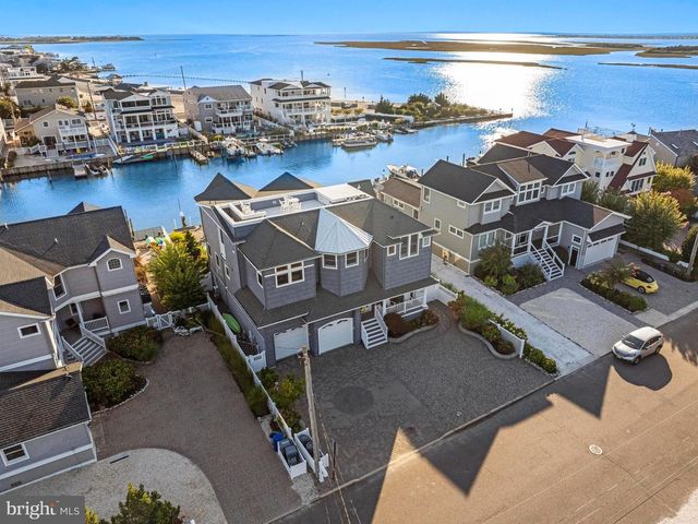359 W 12TH ST, Ship Bottom, NJ 08008