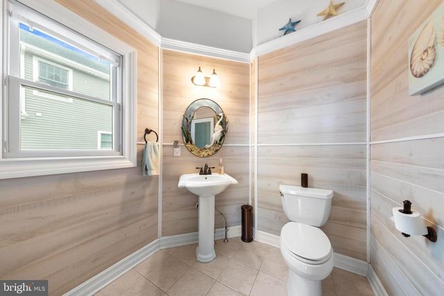 359 W 12TH ST, Ship Bottom, NJ 08008