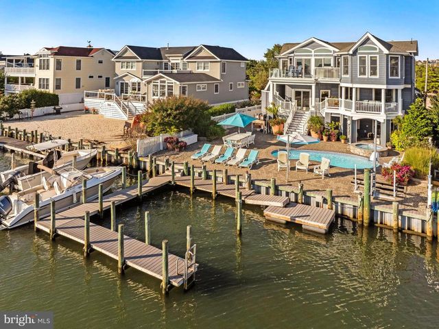 359 W 12TH ST, Ship Bottom, NJ 08008