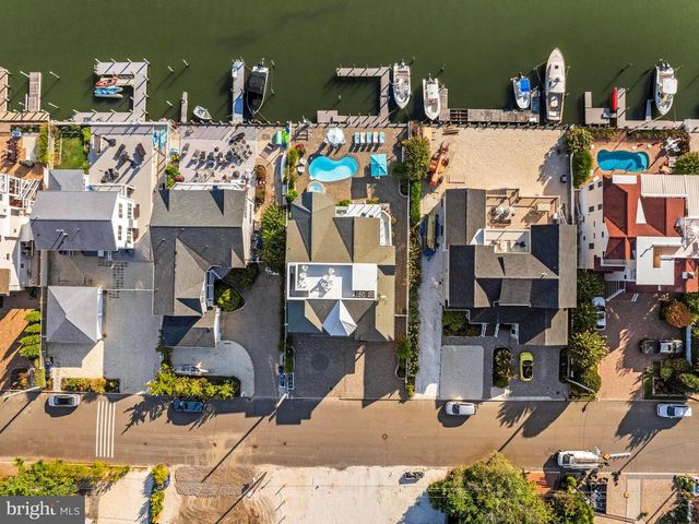359 W 12TH ST, Ship Bottom, NJ 08008