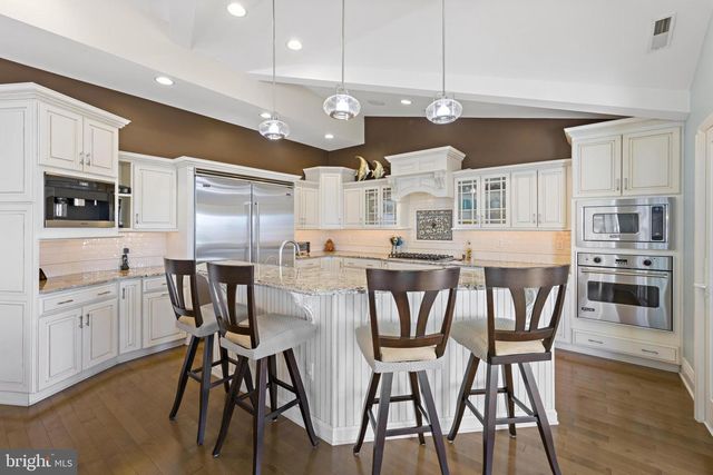 359 W 12TH ST, Ship Bottom, NJ 08008