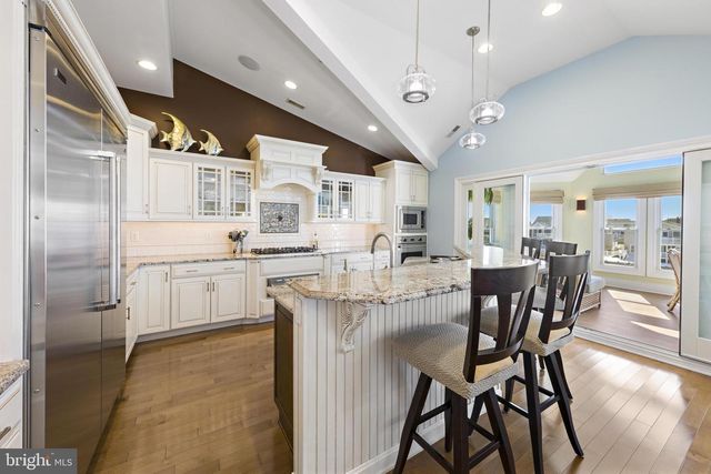 359 W 12TH ST, Ship Bottom, NJ 08008