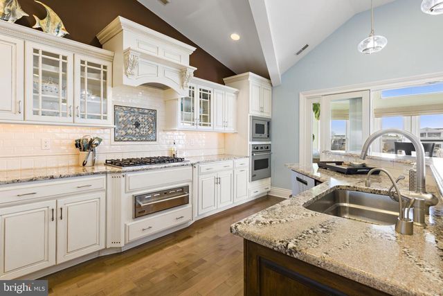 359 W 12TH ST, Ship Bottom, NJ 08008
