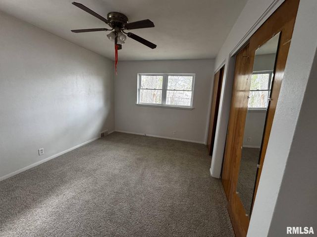 1131 W NOWLAND Avenue, Peoria, IL 61604