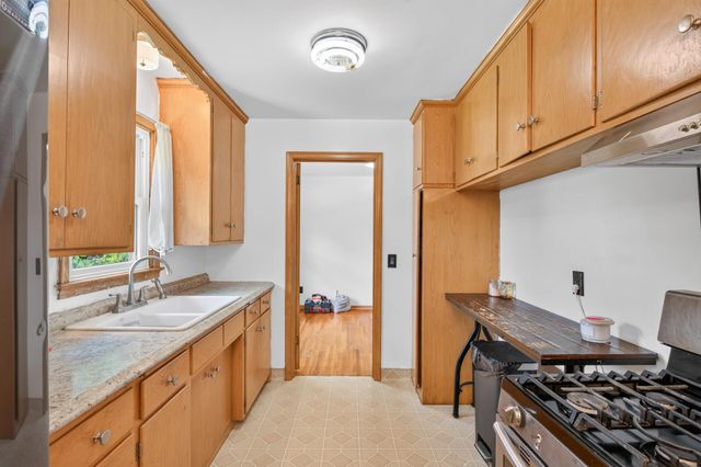 6801 Orchard Avenue N, Brooklyn Center, MN 55429