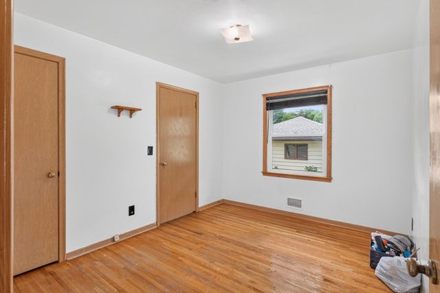 6801 Orchard Avenue N, Brooklyn Center, MN 55429