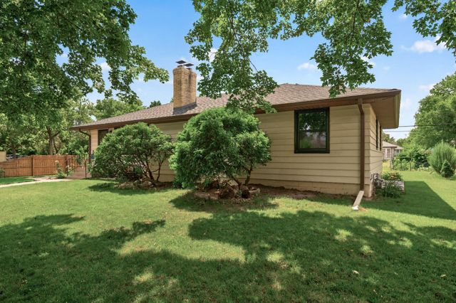 6801 Orchard Avenue N, Brooklyn Center, MN 55429