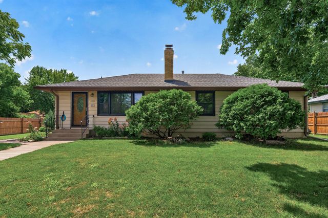6801 Orchard Avenue N, Brooklyn Center, MN 55429
