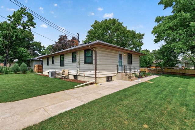 6801 Orchard Avenue N, Brooklyn Center, MN 55429