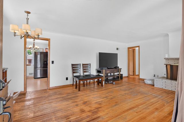 6801 Orchard Avenue N, Brooklyn Center, MN 55429