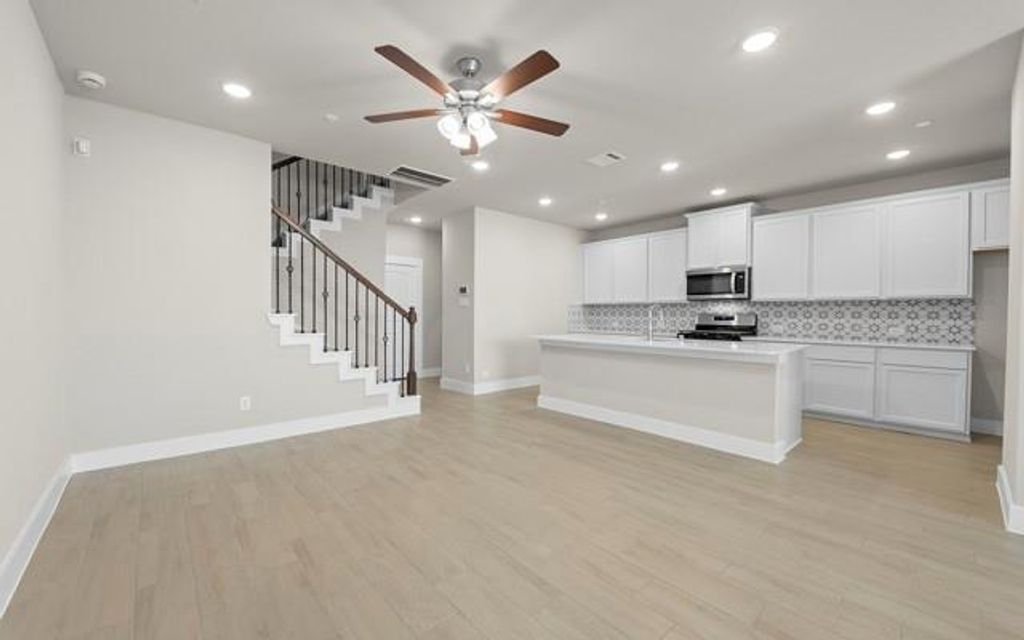 2746 Mariposa Creek Drive, Rosharon, TX 77583