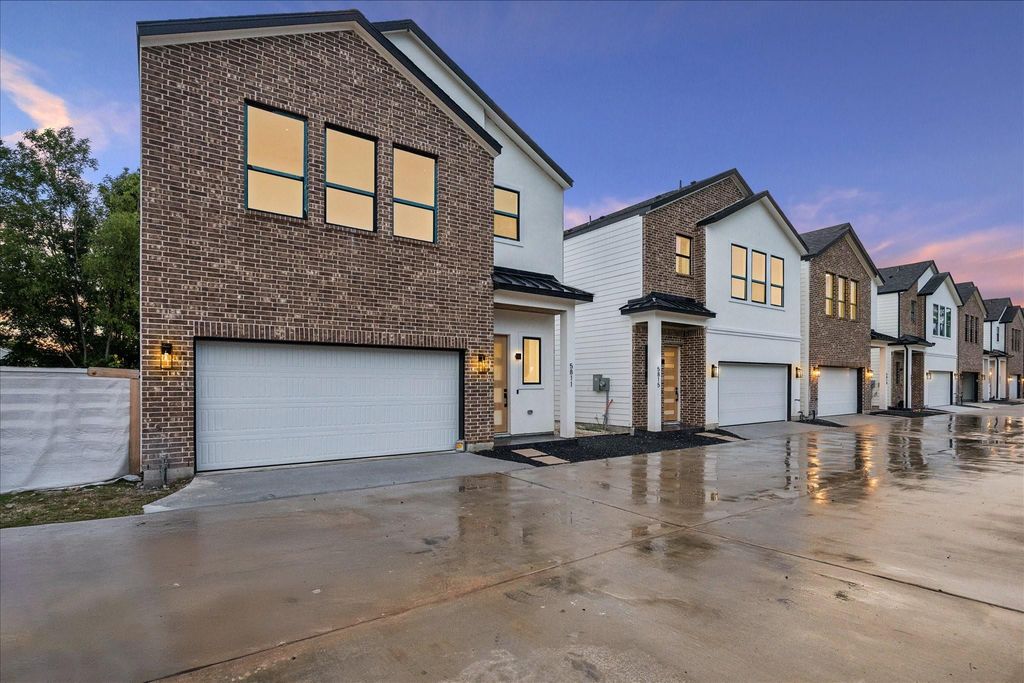 5811 Outer Banks Street, Houston, TX 77091