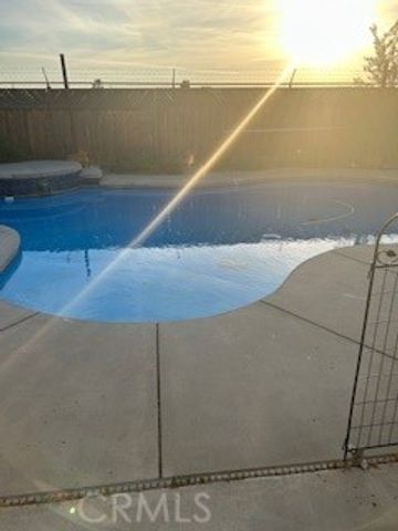 220 220 S Double Tree, Madera, CA 93637