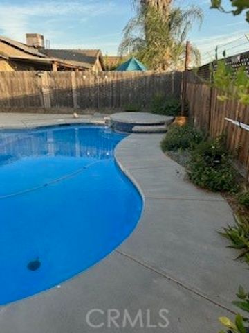 220 220 S Double Tree, Madera, CA 93637