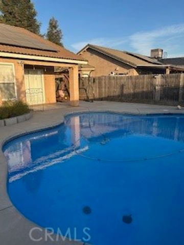 220 220 S Double Tree, Madera, CA 93637