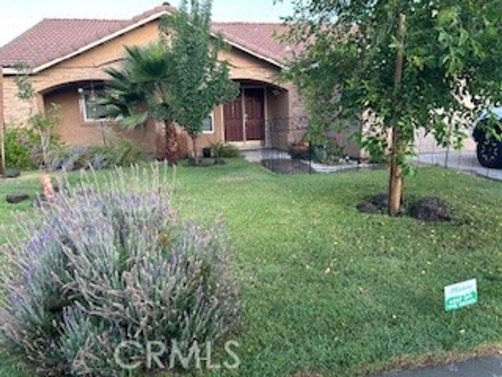 220 220 S Double Tree, Madera, CA 93637