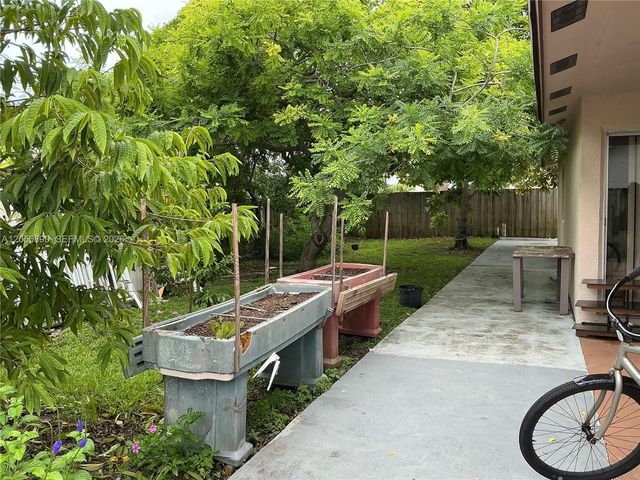 25935 SW 123rd Avenue, Homestead, FL 33032