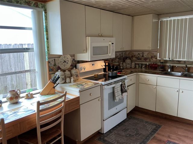 25935 SW 123rd Avenue, Homestead, FL 33032